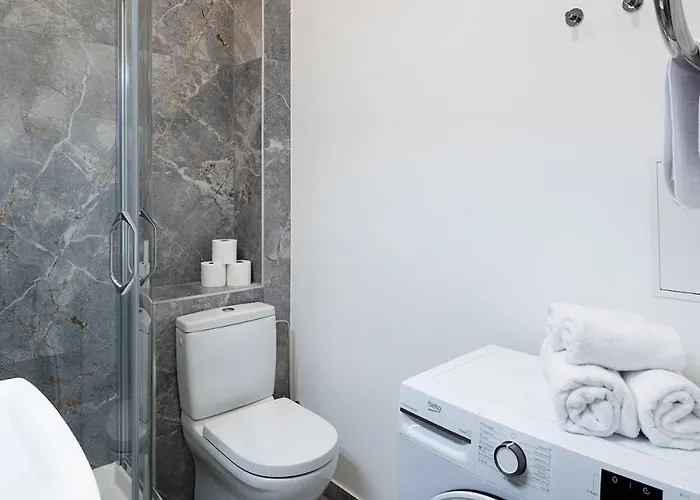 Appartement Urban Chic I New & Modern I Design Bed *