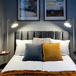 Urban Chic I New & Modern I Design Bed