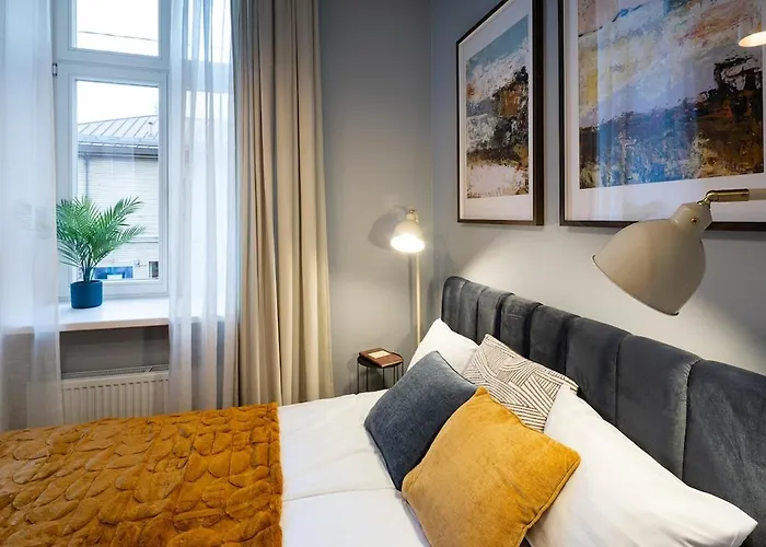 Urban Chic I New & Modern I Design Bed *