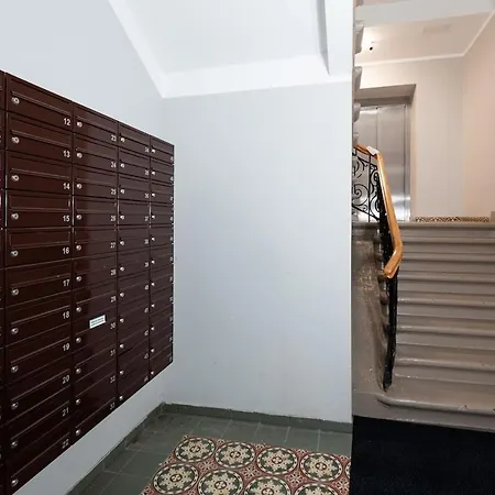 Urban Chic I New & Modern I Design Bed *