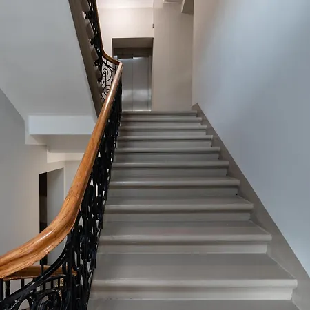 Urban Chic I New & Modern I Design Bed *