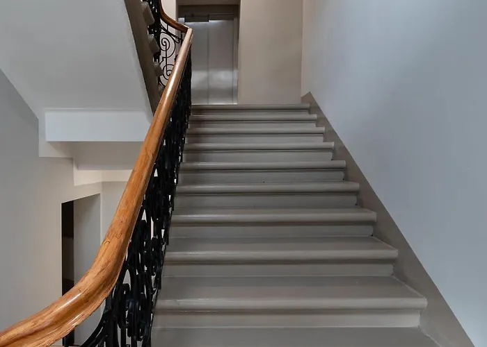 Urban Chic I New & Modern I Design Bed *