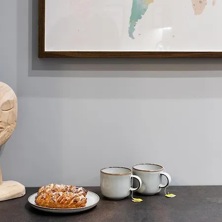 Apartment Urban Chic I New & Modern I Design Bed *