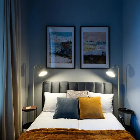 Urban Chic I New & Modern I Design Bed Apartment